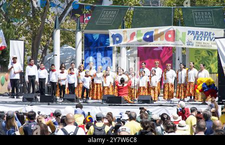 San Francisco, KALIFORNIEN - 10. August 2024: Teilnehmer des 31. Jährlichen Pistahan Festivals, einer farbenfrohen Präsentation des Stolzes und der Vielfalt der philippinischen Gemeinschaft. Stockfoto