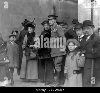 Memorial Service of Field Marshal Frederick Sleigh Roberts , 1st Earl Roberts ( 30 . September 1832 - 14 . November 1914 ) in St Margaret ' s Westminster , London , England . Hier ist Sir Ian Standish Monteith Hamilton ( 1853–1947 ) zu sehen . Stockfoto