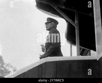 Lord Haig bei der Enthüllung von London und North Western Railway war Memorial am Bahnhof Euston , London . Oktober 1921 . Stockfoto