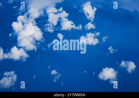 Luftaufnahme des Offshore-Windparks Luchterduinen , aufgenommen ueber der Nordsee in der Naehe der Stadte Zandvoort und Noordwijk. Zandvoort , 28.09. Stockfoto