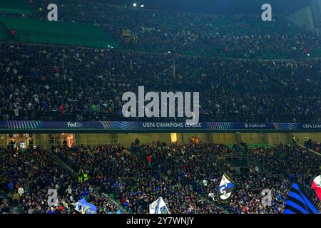 Mailand, Italien. Oktober 2024. Inter-Fans beim Fußball-Spiel der UEFA Champions League zwischen Inter und FC Crvena im San Siro Stadion in Mailand, Norditalien, Dienstag, 1. Oktober 2024. Sport - Fußball . (Foto: Spada/LaPresse) Credit: LaPresse/Alamy Live News Stockfoto