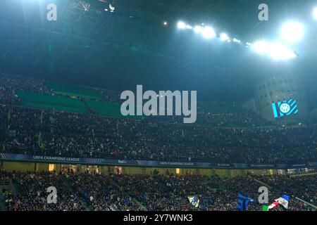 Mailand, Italien. Oktober 2024. Inter-Fans beim Fußball-Spiel der UEFA Champions League zwischen Inter und FC Crvena im San Siro Stadion in Mailand, Norditalien, Dienstag, 1. Oktober 2024. Sport - Fußball . (Foto: Spada/LaPresse) Credit: LaPresse/Alamy Live News Stockfoto