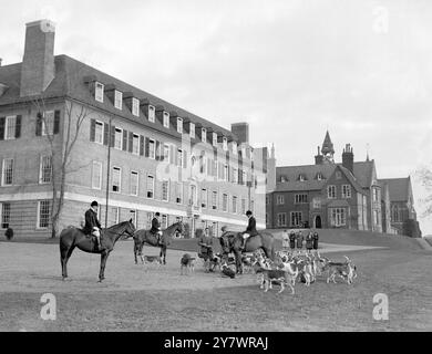 Cranleigh School , Surrey , England Szene eines Treffens der Jungfernjagd . 3. Dezember 1932 Stockfoto