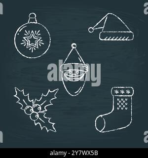 Sammlung von Kreidezeichnungen Silvester-Symbolen auf der Tafel. Weihnachtskugel, Weihnachtsmütze, Weihnachtsmann, Mistelzweig und traditioneller Strumpf. Stock Vektor
