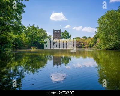 Steinbruch- und Kirchenruine Nordhusen, Hundisburg, Haldensleben, Börde, Sachsen-Anhalt, Deutschland, Europa Stockfoto