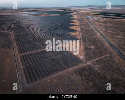 Luftaufnahme eines Solarparks im Süden von Idaho, USA Stockfoto