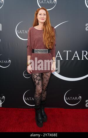 Burbank, Kalifornien, USA. 30. September 2024. Produzent Amber Bruno bei der Grand Opening Celebration von Satara Wellness in Burbank, Kalifornien. Quelle: Sheri Determan Stockfoto