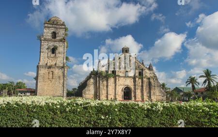 Die zum UNESCO-Weltkulturerbe gehörende Kirche Paoay (St. Augustine), Paoay, Ilocos Norte, Philippinen. Stockfoto