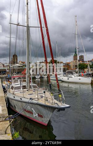 Stralsund, Segelboote im Querkanal, Altstadt, Mecklenburg-Vorpommern, Deutschland *** Stralsund, Segelboote im Querkanal, Altstadt, Mecklenburg-Vorpommern, Deutschland Stockfoto