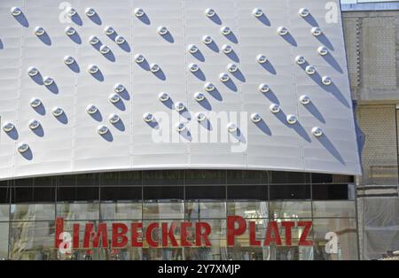 Karstadt Einkaufszentrum Limbecker Platz, Essen, Nordrhein-Westfalen, Deutschland, Europa Stockfoto