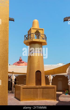 Das Minarett der Goldenen Moschee (Masjid) im Katara Cultural Village in Doha, Katar Stockfoto