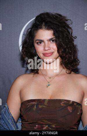 Burbank, Kalifornien, USA. 30. September 2024. Schauspielerin Fallon Smythe nimmt an der Grand Opening Celebration von Satara Wellness in Burbank, Kalifornien Teil. Quelle: Sheri Determan Stockfoto