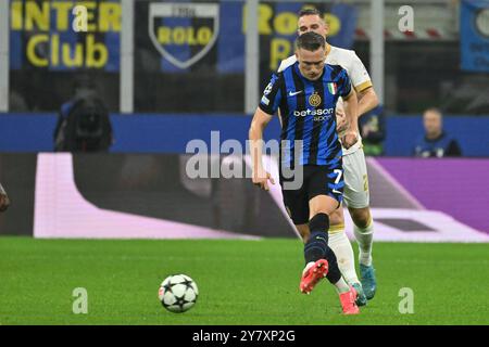 Oktober 2024; Stadio San Siro, Mailand, Italien, UEFA Champions League Fußball, Inter Mailand gegen Roter Stern Belgrad; Piotr Zieli&#x144;Ski des FC Inter Stockfoto