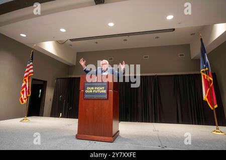 San Marcos, Tx, USA. Oktober 2024. US-Senatorin BERNIE SANDERS spricht während eines unseren Kampfes, unserer zukünftigen Get-out-the-Vote-Progressive Studentenversammlung an der Texas State University am 1. Oktober 2024. Mehrere hundert Studenten hörten den demokratischen Stars zu, die im November für ein Harris-Walz-Präsidentschaftsticket plädierten. (Kreditbild: © Bob Daemmrich/ZUMA Press Wire) NUR REDAKTIONELLE VERWENDUNG! Nicht für kommerzielle ZWECKE! Stockfoto