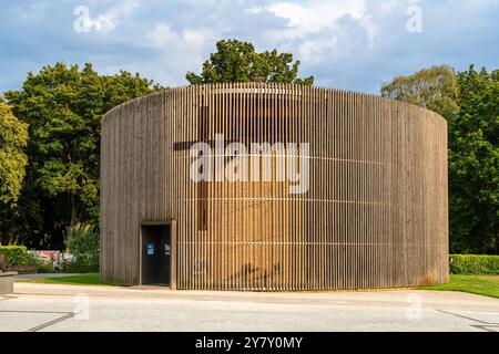 Berlin Deutschland 2024: Die Gedenkstätte Berliner Mauer in der Bernauer Straße bietet zahlreiche Relikte und Informationen zur Geschichte. Stockfoto