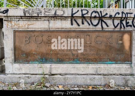 Berlin Deutschland 2024: Der Grenzübergang Bornholmer Straße an der Bösebrücke wurde erstmals nach dem Mauerfall am 9. November 1989 eröffnet. Stockfoto