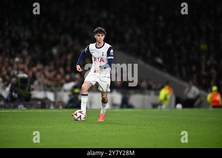 LONDON, ENGLAND – 26. SEPTEMBER: Archie Gray von Tottenham Hotspur FC während des UEFA Europa League 2024/25 League Phase MD1-Spiels zwischen Tottenham Hot Stockfoto