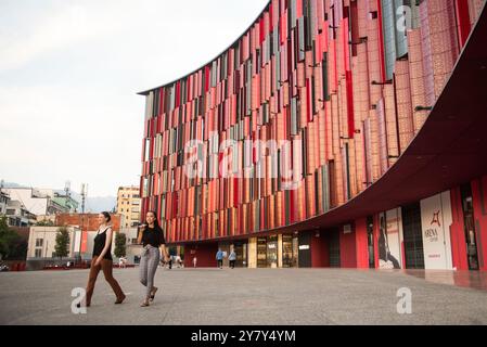 Fassade des Arena Shopping Center einschließlich Air Albania Stadium, Tirana, Albanien, Südosteuropa Stockfoto