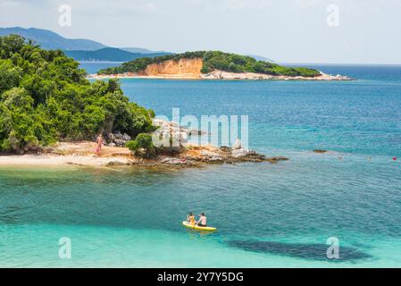 Inselchen und Strände von Ksamil, südlich von Saranda, Ionische Küste, Albanien, Südosteuropa Stockfoto