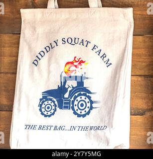 Diddly Squat Farm Shop beim Silverstone Festival 2024 Foto von Chris Wynne mit: Diddly Squat Farm Where: Silverstone, Vereinigtes Königreich Wann: 31 Aug 2024 Credit: WENN Stockfoto