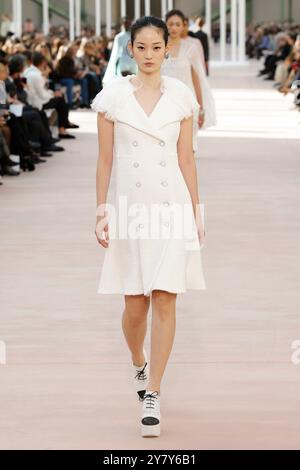 Paris, Frankreich. Oktober 2024. CHANEL Spring/Summer 2025 Runway während der Pariser Fashion Week am 2024. Oktober - Paris, Frankreich, 10/2024 Credit: dpa/Alamy Live News Stockfoto