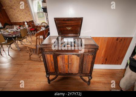 Victrola Plattenspieler im Eisenbahnmuseum in Avondale, Neufundland und Labrador, Kanada Stockfoto