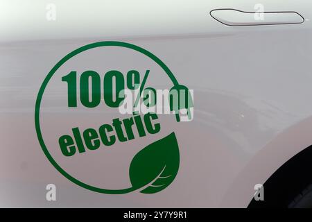 Bukarest, Rumänien. 1. Oktober 2024: Auf der Bukarest Auto Show and Accessories 2024 wird ein Elektrogerät ausgestellt. Quelle: Lucian Alecu/Alamy Live New Stockfoto