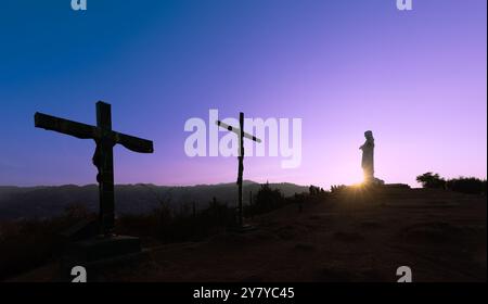 Peru. Weißer Jesus Christus-Aussichtspunkt, malerischer Panoramablick auf Cusco vom Aussichtspunkt Christo Blanco. Stockfoto