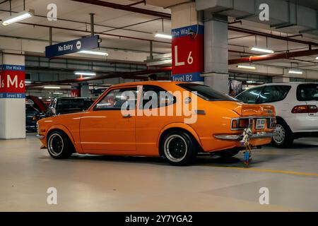 Retro Havoc ist eine jährliche Veranstaltung, bei der Oldtimer und Oldtimer gefeiert werden. Toyota Corolla auf dem Display. Stockfoto