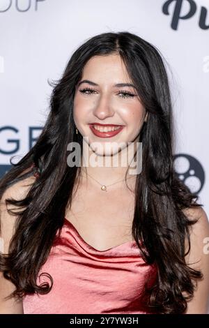 Hollywood, USA. Oktober 2024. Schauspielerin Cassidy Naber besucht die Weltpremiere des Spielfilms AVERAGE JOE am TCL Chinese Theater, Los Angeles, CA, 1. Oktober 2024 Credit: Eugene Powers/Alamy Live News Stockfoto