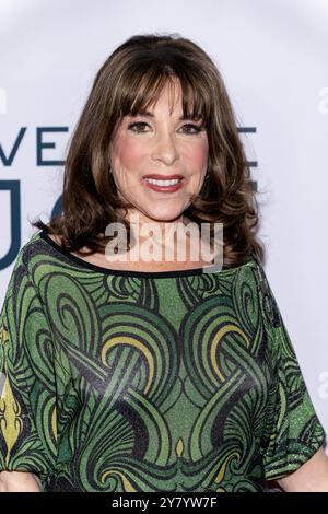 Hollywood, USA. Oktober 2024. Schauspielerin Kate Linder besucht die Weltpremiere des Spielfilms AVERAGE JOE am TCL Chinese Theater, Los Angeles, CA, 1. Oktober 2024 Credit: Eugene Powers/Alamy Live News Stockfoto