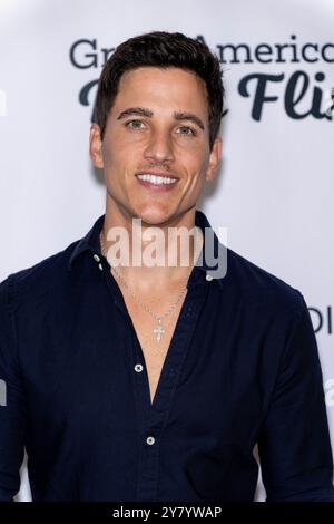 Hollywood, USA. Oktober 2024. Schauspieler Mike Manning besucht die Weltpremiere des Spielfilms AVERAGE JOE im TCL Chinese Theater, Los Angeles, CA, 1. Oktober 2024 Credit: Eugene Powers/Alamy Live News Stockfoto