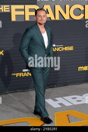 Los Angeles, USA. Oktober 2024. LOS ANGELES, USA. 1. Oktober 2024: Billy Magnussen bei der Premiere von HBO's The Franchise in den Paramount Studios. Bildnachweis: Paul Smith/Alamy Live News Stockfoto