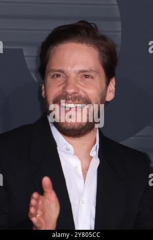 Daniel Brühl 10/01/2024 Los Angeles Red Carpet Premiere der HBO Original Comedy Series „The Franchise“ im Paramount Theatre in Hollywood, CA Foto von Izumi Hasegawa/Hollywood News Wire Inc Quelle: Hollywood News Wire Inc./Alamy Live News Stockfoto