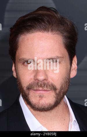 Daniel Brühl 10/01/2024 Los Angeles Red Carpet Premiere der HBO Original Comedy Series „The Franchise“ im Paramount Theatre in Hollywood, CA Foto von Izumi Hasegawa/Hollywood News Wire Inc Quelle: Hollywood News Wire Inc./Alamy Live News Stockfoto