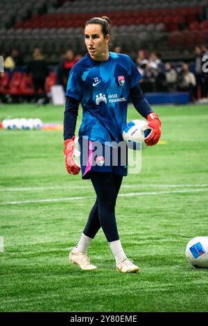 Vancouver, Kanada. Oktober 2024. Vancouver, British Columbia, Kanada, 1. Oktober 2024: Hillary Beall (22 San Diego Wave) wärmt sich vor dem Gruppenspiel des CONCACACAF W Champions Cup zwischen Vancouver Whitecaps FC Girls Elite und San Diego Wave im BC Place Stadium in Vancouver, British Columbia, Kanada auf (NUR REDAKTIONELLE VERWENDUNG). (Amy Elle/SPP) Credit: SPP Sport Press Photo. /Alamy Live News Stockfoto