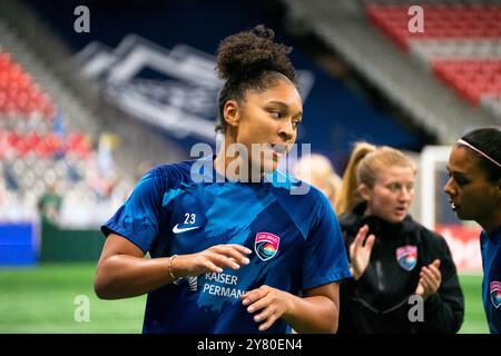 Vancouver, Kanada. Oktober 2024. Vancouver, British Columbia, Kanada, 1. Oktober 2024: Elyse Bennett (23 San Diego Wave) wärmt sich vor dem Gruppenspiel des CONCACAF W Champions Cup zwischen Vancouver Whitecaps FC Girls Elite und San Diego Wave im BC Place Stadium in Vancouver, British Columbia, Kanada auf (NUR REDAKTIONELLE VERWENDUNG). (Amy Elle/SPP) Credit: SPP Sport Press Photo. /Alamy Live News Stockfoto