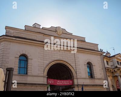 Mantua, Italien 30. September 2024 das museo archeologico nazionale di mantova zeigt Artefakte und Exponate im historischen mercato bozzolo Bu Stockfoto