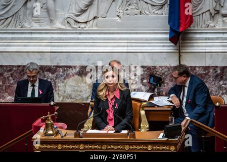 FRANKREICH-POLITIK-REGIERUNG-PARLAMENT Yael Braun-Pivet, Präsident der Generalversammlung, des französischen Parlaments, am Tag der allgemeinen politischen Rede von Premierminister Michel Barnier. In Paris Am 1. Oktober 2024. PARIS ILE-DE-FRANCE FRANKREICH URHEBERRECHT: XANDREAXSAVORANIXNERIX FRANCE-POLITICS-GOVERNMENT-PARLI ASAVORANINERI-78 Stockfoto