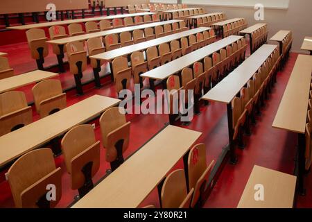 Lyon, Lumière Universität Lyon 2 (Zentralfrankreich): Leerer Hörsaal Stockfoto