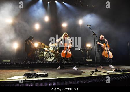 UK. 30. September 2024. LONDON, ENGLAND – SEPTEMBER 30: Perttu Kivilaakso, Eicca Toppinen und Paavo Lötjönen von „Apocalyptica“ in der Royal Albert Hall am 30. September 2024 in London, England. CAP/MAR © MAR/Capital Pictures Credit: Capital Pictures/Alamy Live News Stockfoto