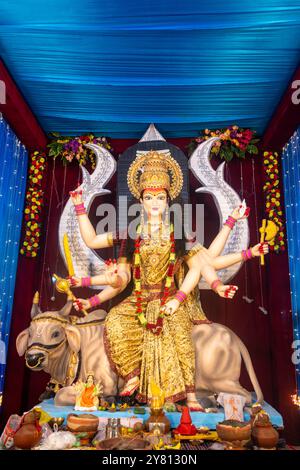 Ein wunderschönes Idol von Maa Durga, der während Navratri bei einem Pandal verehrt wurde. Navratri ist das größte religiöse fest des Hinduismus Stockfoto