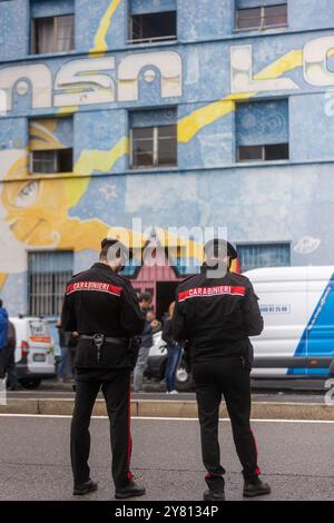 Mailand, Italien. Oktober 2024. Sgombero della Casa Loca di Viale Sarca 183 occupata dopo l'Incendio dello stabilimento di Via Cesalpino - Milano, Italia - Mercoled&#xec;, 2 Ottobre 2024 (Foto Stefano Porta/LaPresse) Räumung der Casa Loca in Viale Sarca 183 besetzt nach dem Brand in der Fabrik in Via Cesalpino - Mailand, Italien - Dienstag, 2. Oktober 2024 (Foto Stefano Porta/Laamy News) Stockfoto