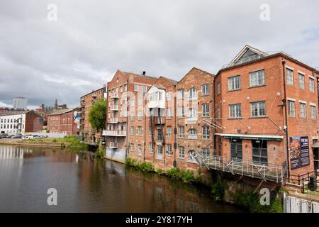 Leeds England 3. Juni 2024 Leeds Liverpool Canal landet Stockfoto