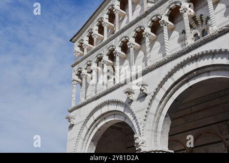 Lucca, Italien. September 2024. Der Dom San Martino, im alten Zentrum des italienischen Dorfes Lucca in der Toskana. Hochwertige Fotos Stockfoto