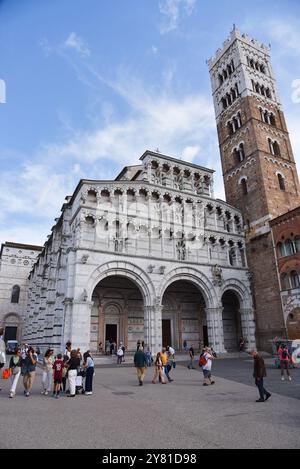 Lucca, Italien. September 2024. Der Dom San Martino, im alten Zentrum des italienischen Dorfes Lucca in der Toskana. Hochwertige Fotos Stockfoto