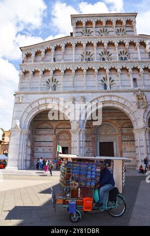 Lucca, Italien. September 2024. Der Dom San Martino, im alten Zentrum des italienischen Dorfes Lucca in der Toskana. Hochwertige Fotos Stockfoto