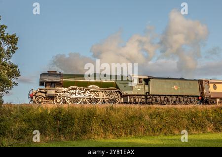 BR 'A3' 4-6-2 Nr. 60103 'Flying Scotsman' nähert sich dem Bahnhof Horsted Keynes an der Bluebell Railway, East Sussex, England, Großbritannien Stockfoto