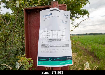 Der geplante Standort einer New National Grid Substation in Asserby nahe der Historic Town of Alford, Lincolnshire. Das Umspannwerk wird Teil eines neuen Netzes aus oberer und unterirdischer Stromleitung sein, das Strom vom Offshore-Windpark auf die Ostküste Englands hinauf und hinunter transportiert. Stockfoto