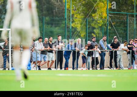 Girona, Spanien. Oktober 2024. Girona - Fans in der zweiten Runde des neuen Formats der UEFA Champions League 2024/2025. Das Spiel findet am 2. Oktober 2024 in Girona statt. Credit: Box to Box Pictures/Alamy Live News Stockfoto